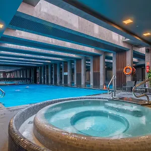 Staywithus - Opera Apartament